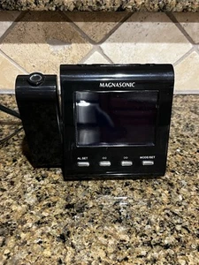 Magnasonic Digital Clock/Alarm Tested and Working - Projector Alarm - Picture 1 of 5