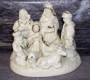 Muy bonita estatuilla de belén de porcelana de 3,75 pulgadas de alto - Imagen 1 de 7