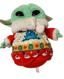 Star Wars GROGU Mattel Mandalorian GYV26 2021 9 in Tall Weihnachtspullover rot pl - Bild 1 von 4