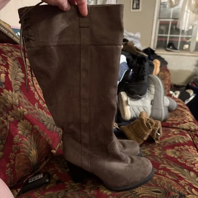 Женские Torrid серо-коричневый искусственной замши шнурует вверх колена блок ботинки размер 9 W - Изображение 1 из 4