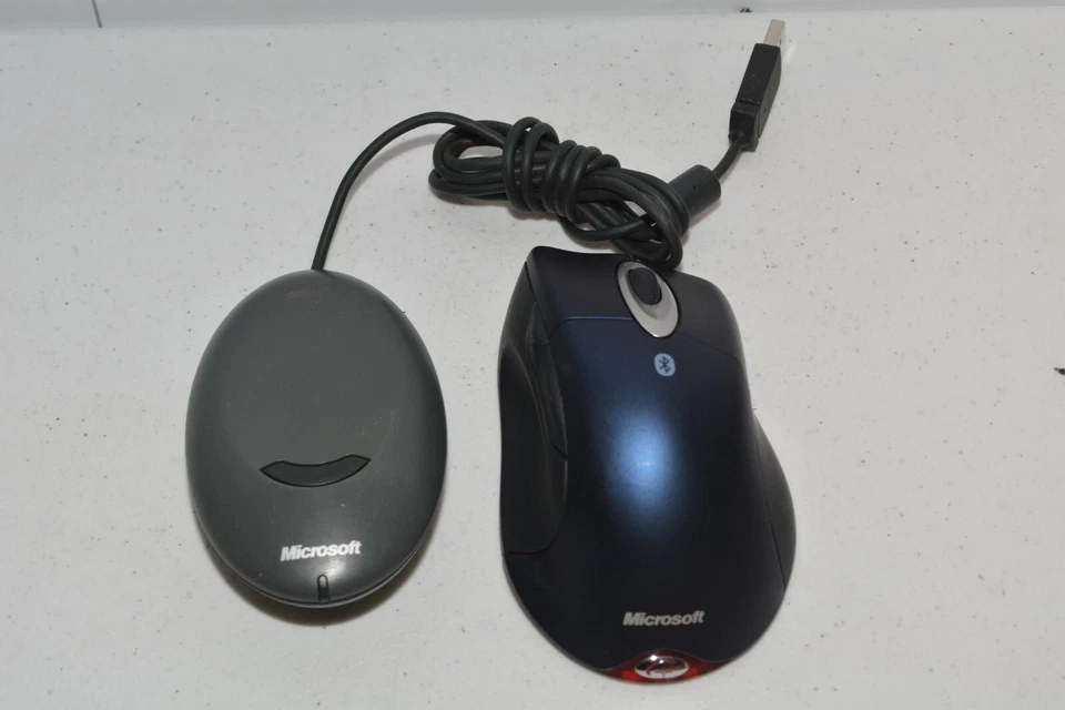 Microsoft Wireless Intellimouse Explorer for Bluetooth (X08-87659) - Image 1 of 3