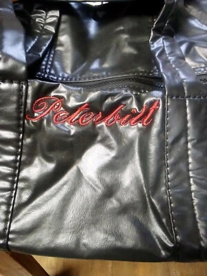 Bolsa de viagem Peterbilt com bordado Peterbilt vermelho  - Imagem 1 de 3