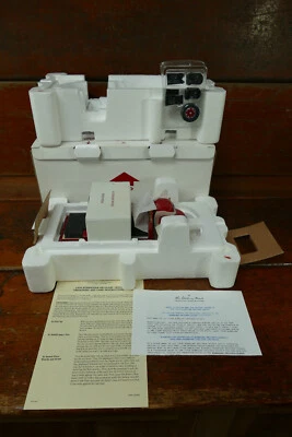 1938 GMC Budweiser Delivery Truck + Barrels Danbury Mint 1:24 Scale w/ Box - Image 1 of 4