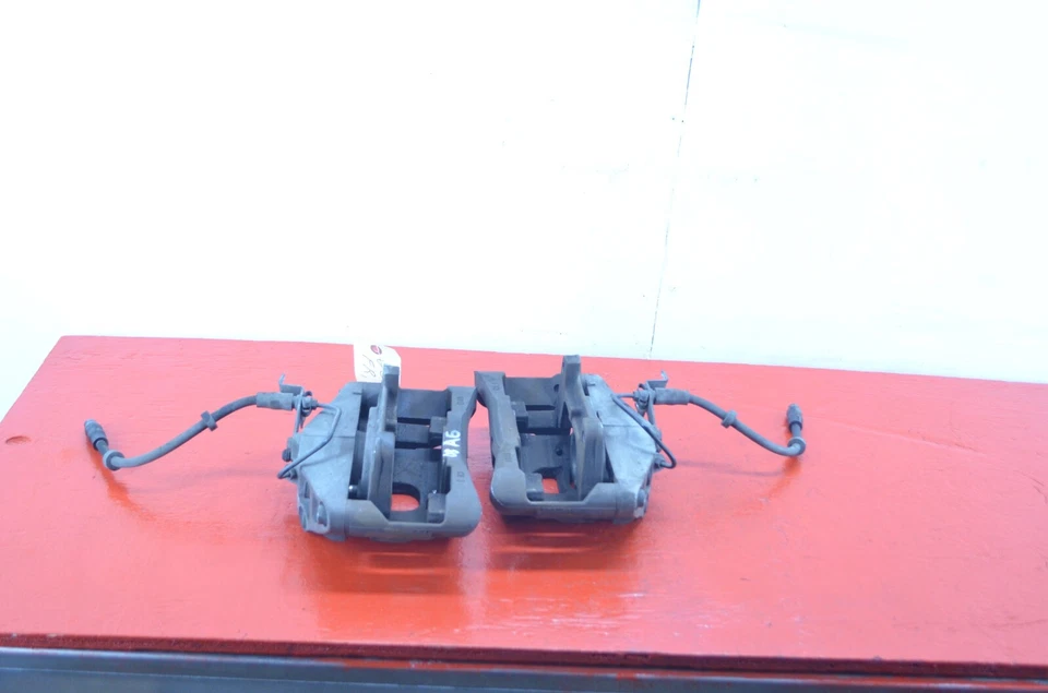 05-11 JUEGO PINZAS FRENO DELANTERO IZQUIERDO/DERECHO AUDI A6 QUATTRO OEM Foto 1 de 4