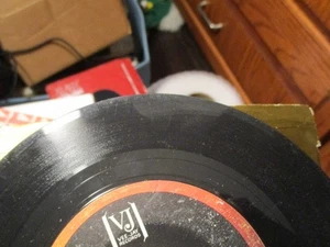The Beatles; Do You Want to Know A Secret & Thank You Girl  on 45 - Bild 1 von 3