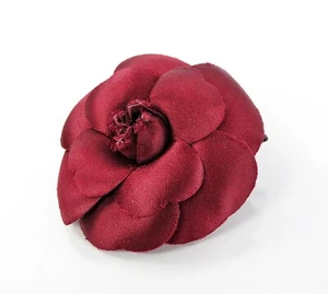 Broche prendedor auténtico CHANEL vino tinto Fabirc camelia #60309 - Imagen 1 de 9