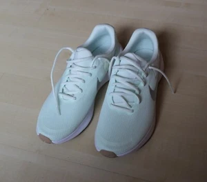 Nike Revolution 7, Damen Sportschuh in mintgrün, Gr. 11,5 (43,5), neu - Bild 1 von 7