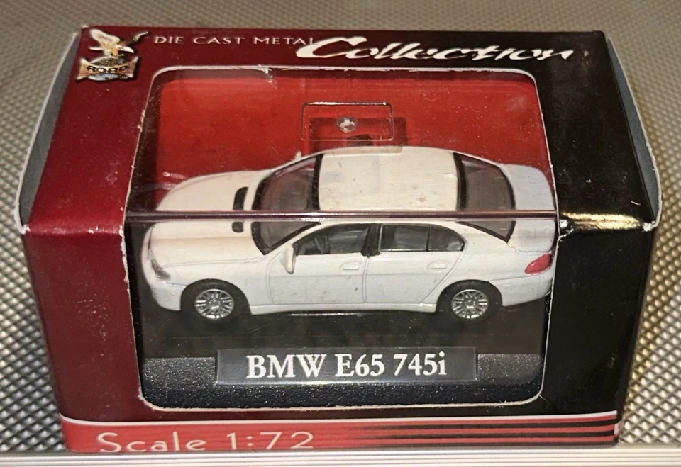 Colección Road Signature BMW E60 530i blanco escala 1:72 Yat Ming Foto 1 de 1