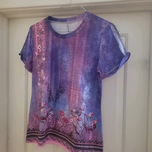 NWT Woman's Casual Lightweight Purple & Pink Graphic Pullover Top Size M - Bild 1 von 10