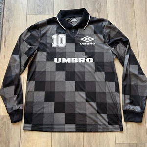 Camiseta de fútbol retro Umbro a cuadros con estampado gráfico manga larga cuello para hombre L - Imagen 1 de 4