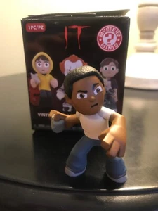 Funko STEPHEN KING'S IT MOVIE Mystery Minis MIKE WITH ROCK 1/12 Figure - Picture 1 of 11
