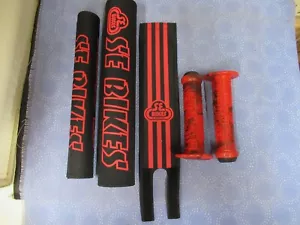 SE Bikes Black/Red BMX 3 Piece Pad Set & Swirl Flanged Handlebar Grips 5-1/2" - Picture 1 of 9