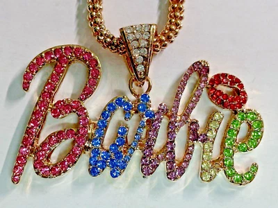 Collar Barbie con cadena colgante color dorado tamaño grande gran regalo para niñas. Foto 1 de 4