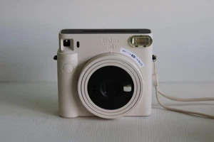Fujifilm Instax Square SQ1 analoge Sofortbildkamera - Bild 1 von 8