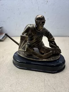 Statua giocatore di hockey su ghiaccio americano ornamento - Foto 1 di 17