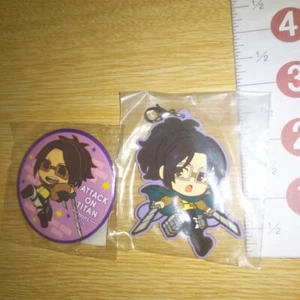 A70011 Attack on Titan Shingeki no Kyojin | Rubber charm + Can badge Hange Zoë - Picture 1 of 4