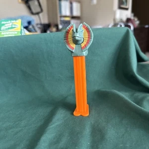 Universal/Amblin Jurassic World Dilophosaurus on Orange Pez Dispenser - Picture 1 of 7