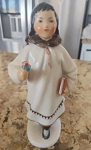 Vintage USSR Russia Yakut Girl Flower Book Porcelain Figurine LFZ LOMONSOVKIY - Foto 1 di 10