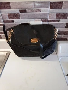 Michael Kors Umhängetasche mit Goldketten 13X9 kleiner Kratzer auf Goldplatte - Bild 1 von 11