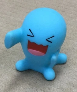 2005 Authentic Pokemon Finger Puppet Wobbuffet Catch Them All Nintendo Bandai - Picture 1 of 5