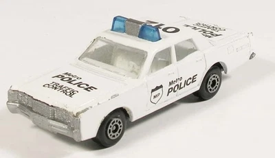MATCHBOX 59 MERCURY POLICE CAR SILVER PAINTED ENGLAND BASE BZK - Image 1 of 4