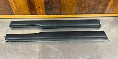 MG MGB • Juego de refuerzos y acabados de rieles negros originales. Usado. MG6635 Foto 1 de 4