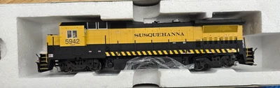 Atlas HO Scale DASH-8B Locomotive CSX/NYSW "Patch Job" #5942 DC ONLY NO SOUND - Image 1 of 4