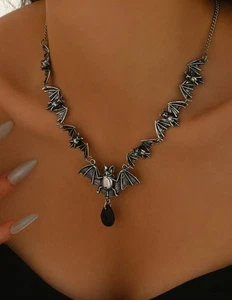 Black bat drop necklace - Picture 1 of 2
