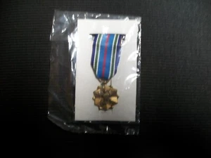 JOINT SERVICE ACHIEVEMENT MINI MEDAL NIP - Picture 1 of 3