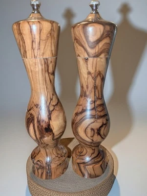 11 In Olive Wood Hand Crafted Salt And Pepper Grinders - Image 1 of 4