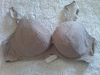 gossard pretty underwired bra uk 32DD  usa 32DD/E  euro 70E  france 85E - Image 1 of 4