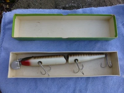 CREEK CHUB GIANT PIKIE 800 IN ORIGINAL BOX VERY GOOD USED CONDITION - Image 1 of 4