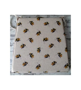 Small Bees reversible tapered seat pads - Picture 1 of 1