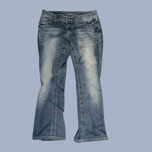 Maurices Light Wash Faded Denim Capris Size 5/6 Long 28x25 #36 - Picture 1 of 5