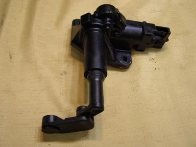 OEM 2017 Dodge Grand Caravan Left Rear Quarter Glass Window Motor 04717607 AC - Image 1 of 3