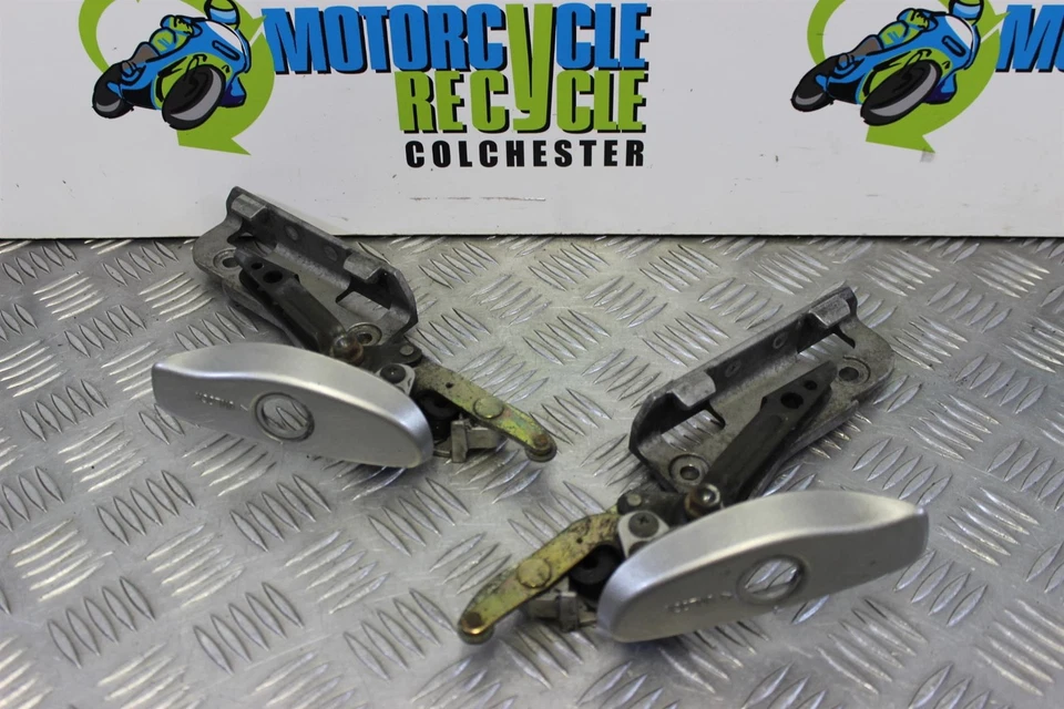 Honda ST 1300 Pannier Catch Catches Pan European 2002 to 2007 ST1300 B065 - Imagem 1 de 4