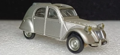 UNIVERSAL HOBBIES HO Citroën 2 CV 1949  1/87  1:87 - Photo 1/4