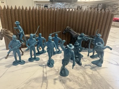 De colección años 60 Marx Custer y su séptimo calvario soldados de juguete Foto 1 de 4