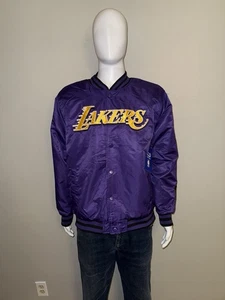 Ultra Game Los Angeles Lakers NBA Logo Stitched Purple Jacket (Size L) - Foto 1 di 4