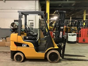 2018 Cat 5000 LB Forklift With Side Shift and Triple mast - Picture 1 of 7