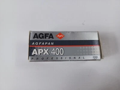 Профессиональная черно-белая пленка AGFA APX 400 ISO 120 AGFAPAN с истекшим сроком годности 01/2001 - Изображение 1 из 3