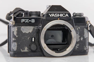 Yashica FX-3 (solo cuerpo) - Funciona - Desgaste pesado - Leer descripción Foto 1 de 4