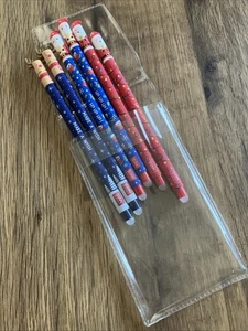 Gel borrable Legami Navidad 2024 ASST, AZUL/NEGRO/ROJO (6 BOLÍGRAFOS + ESTUCHE DE TRANSPORTE) DESCONTINUADO - Imagen 1 de 19