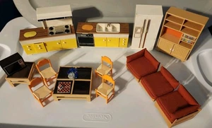 Vintage Tomy kleiner Haus und Garten Puppenhaus Möbel und Zubehör - Bild 1 von 10