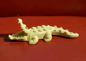 LEGO® Tan Alligator / Crocodile with Red Eyes 70419 Hidden Side - Picture 1 of 3
