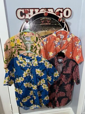 Old Navy Hawaiian Shirt Bundle Size Large  - Image 1 of 4
