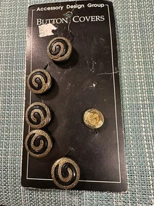 Button Covers 5 BLACK & GOLD METAL SWIRL ON CARD ACCESSORY DESIGN GROUP 1" EA - Picture 1 of 3