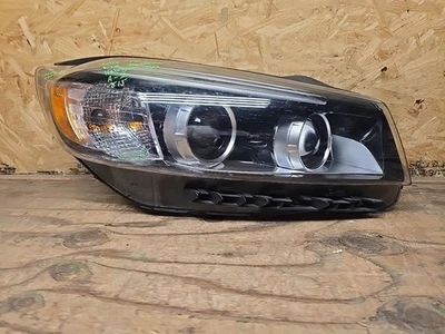 Faro halógeno lateral derecho Kia Sorento 2016 2017 2018 con LED usado fabricante original  Foto 1 de 4