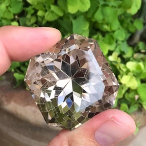 A Natural hug size smoky quartz stone 286 carat flower Cut from Pakistan - Picture 1 of 7