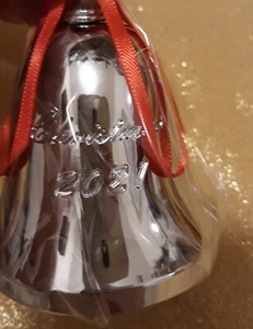 Campanella di Natale 2021 Ornamento con Nastro Rosso Appendino Nuovo-Scatola Aperta Metallo Inciso - Foto 1 di 18